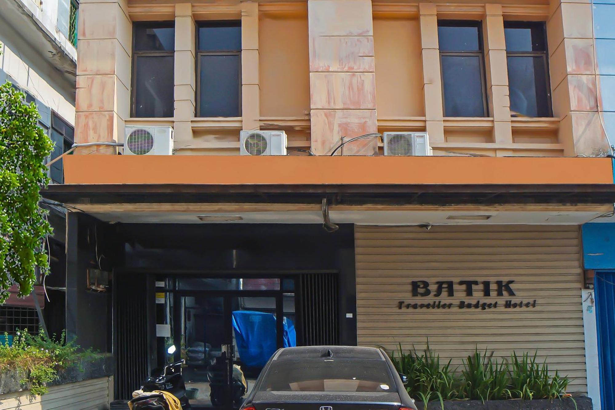 Oyo 92342 Hotel Batik Traveller Medan Exterior photo
